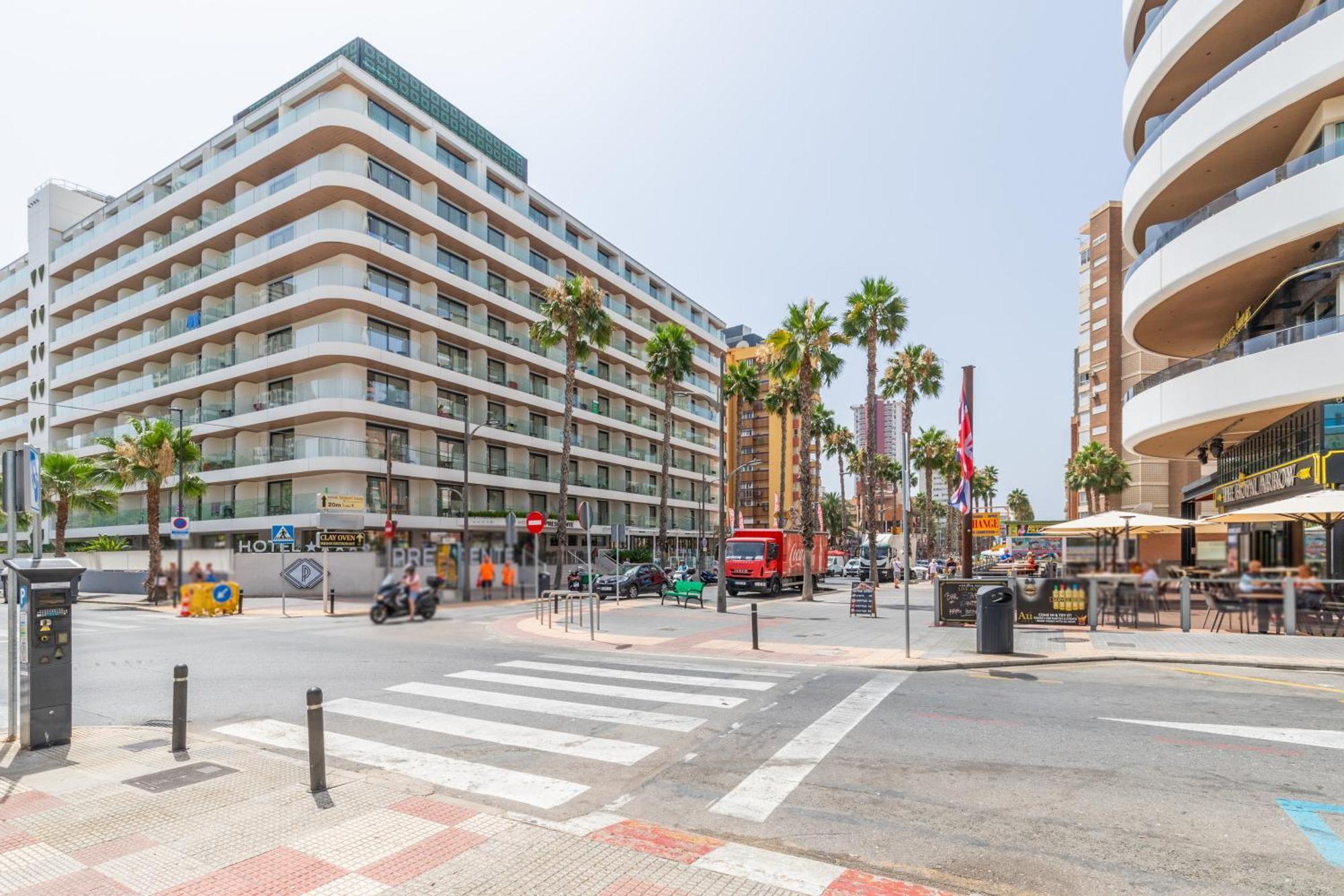 Queen Benidorm Exteriör bild